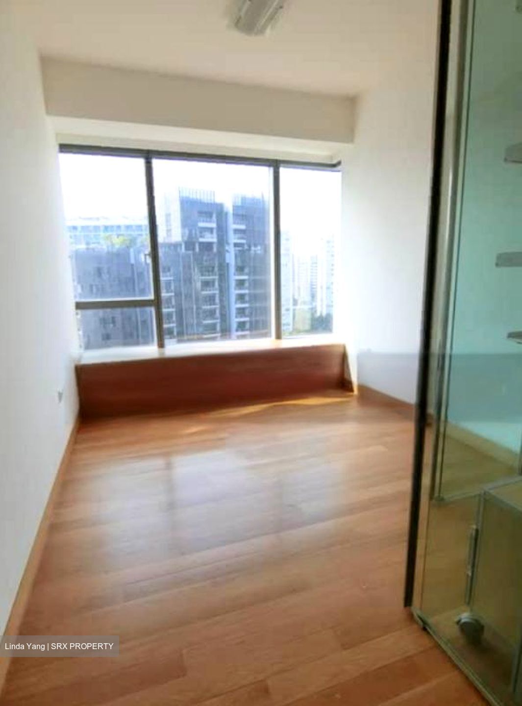 SilverSea (D15), Condominium #471681561